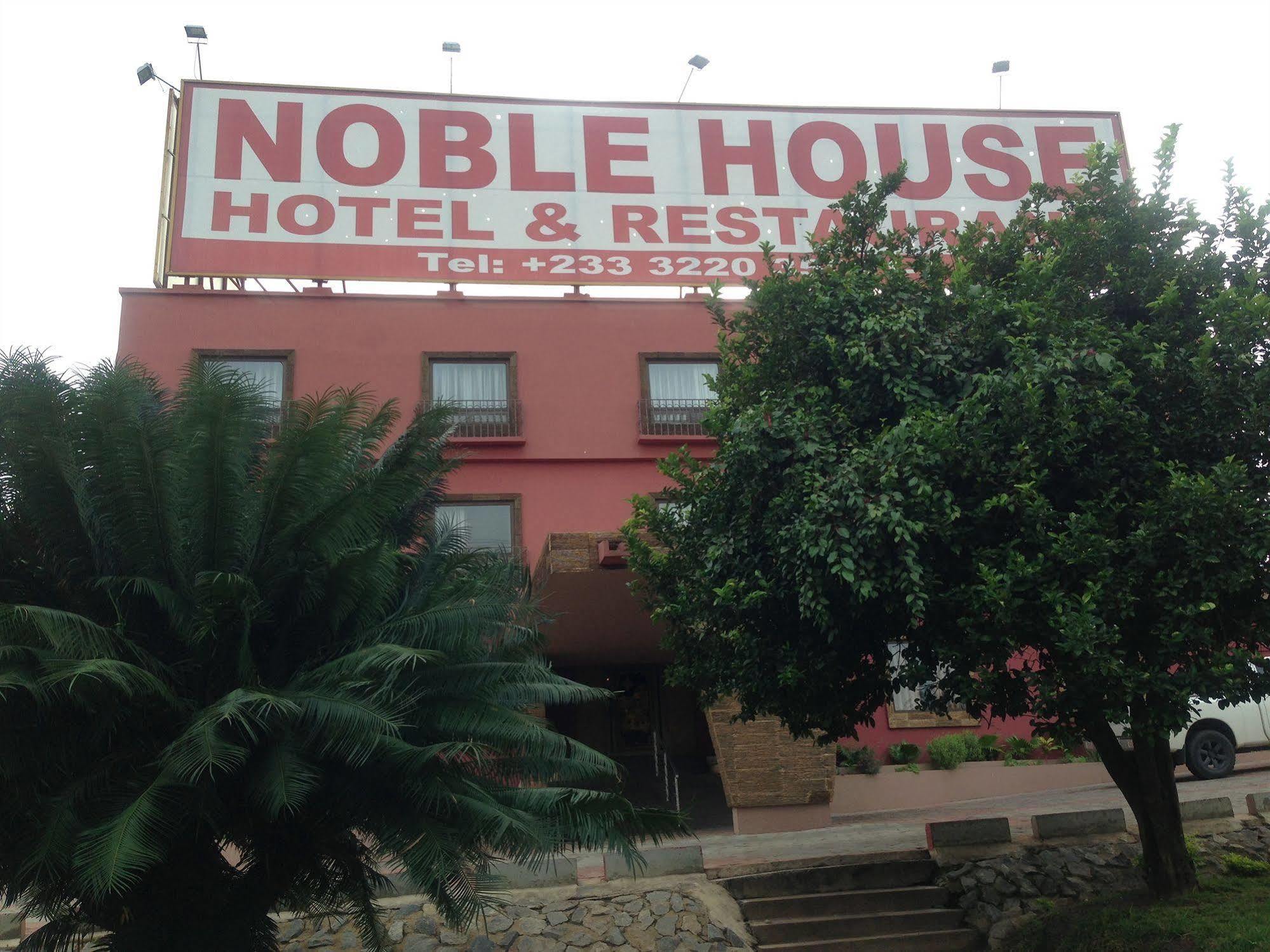 Noble House Hotel Кумасі Екстер'єр фото